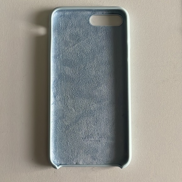 Blue iPhone 8+ Case with Apple Logo - Picture 2 of 3